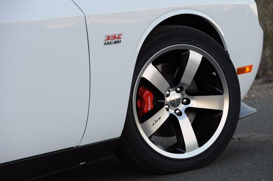  Dodge Challenger SRT8 392 2011 года  (фото 49 из 115)